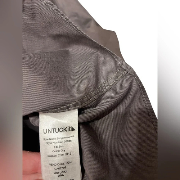 UNTUCKit Button Down Gray Shirt Sz XL EUC - Picture 3 of 6